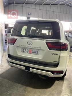 تۆیۆتا لاند کروزەر